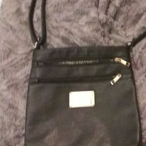 Crossbody black Giovanna collection purse